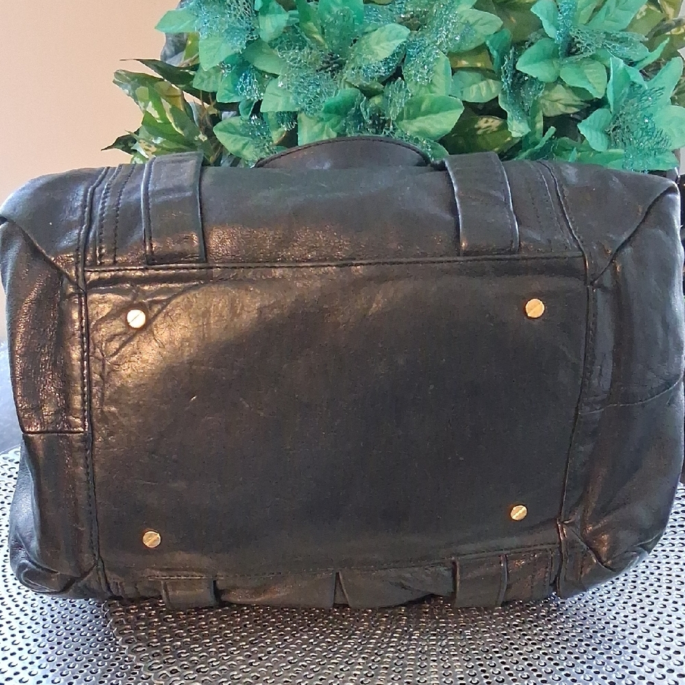 Tory Burch Black Leather Satchel with Gold Details - Picture 5 of 6